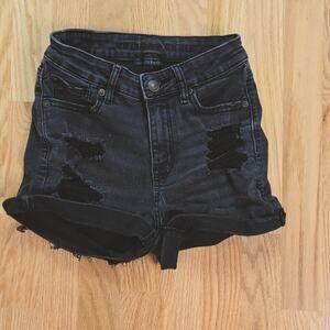 American Eagle Black Hi-rise shortie cuffed distressed size 00